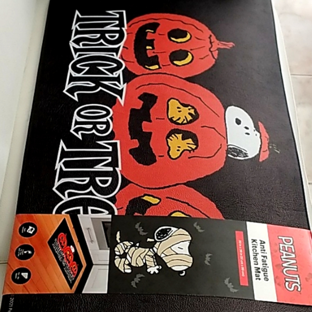 Peanuts "Trick or Treat" Anti-Fatigue Kitchen Mat Rug Halloween Pumpkin